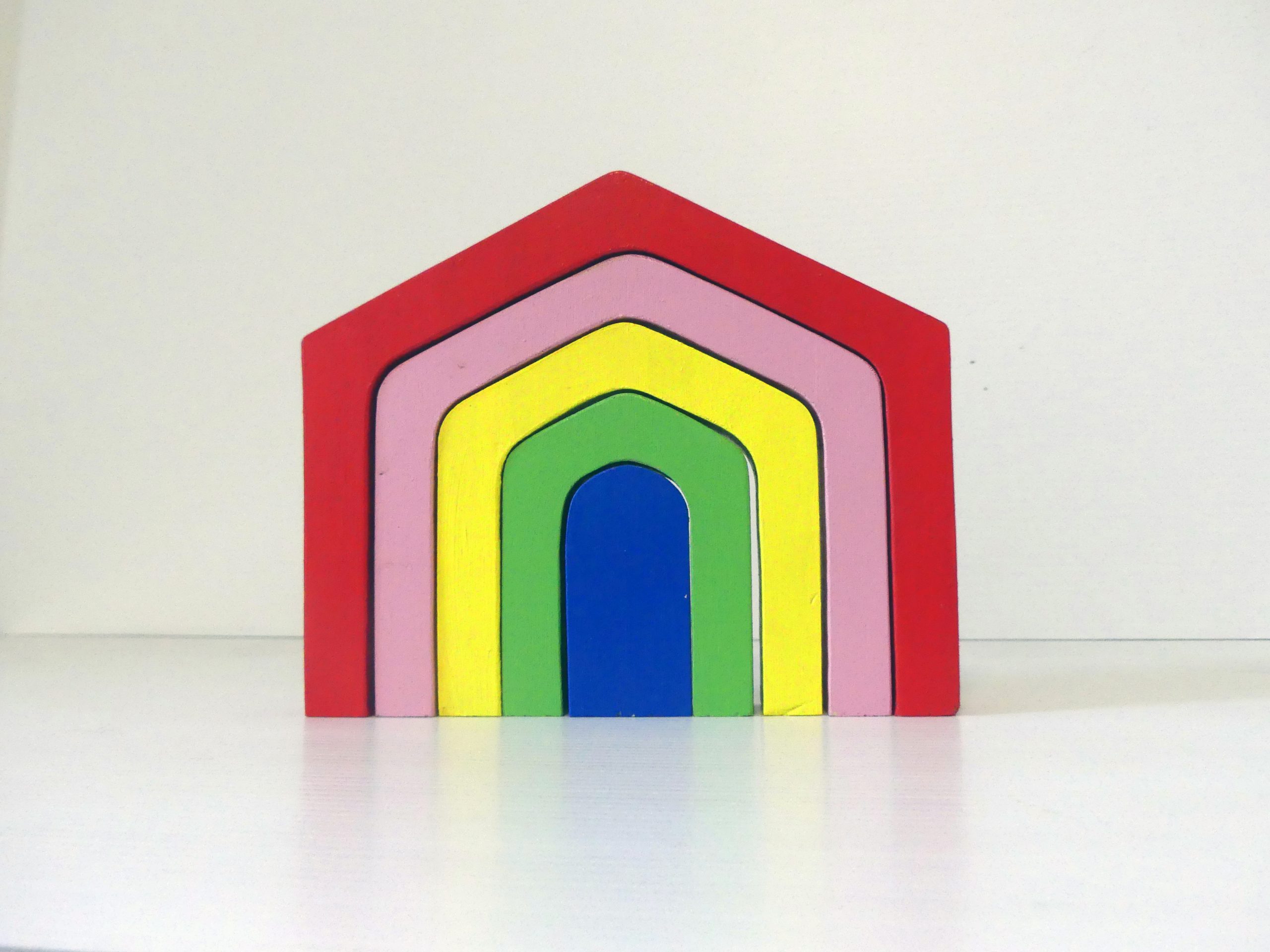 Rainbow stacker